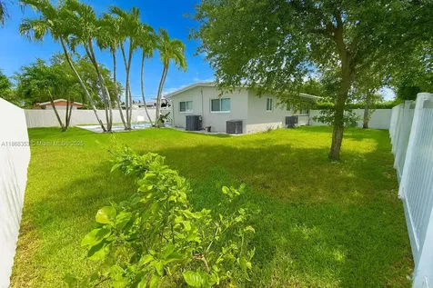 5250 SW 96th Avenue Miami FL 33165