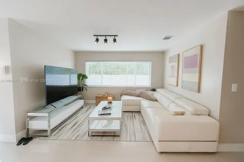 5250 SW 96th Avenue Miami FL 33165