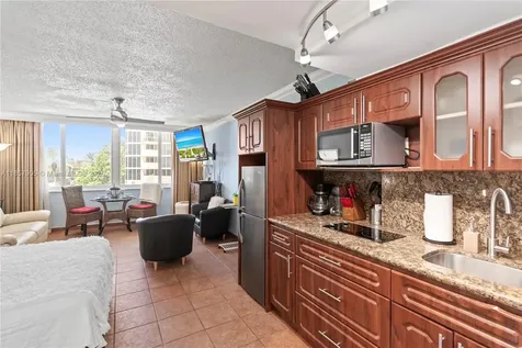 19201 Collins Avenue Sunny Isles Beach FL 33160