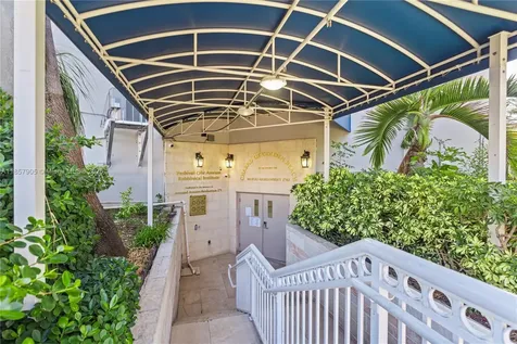 19201 Collins Avenue Sunny Isles Beach FL 33160