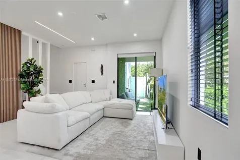 421 NW 17th Street Fort Lauderdale FL 33311