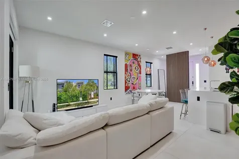 421 NW 17th Street Fort Lauderdale FL 33311