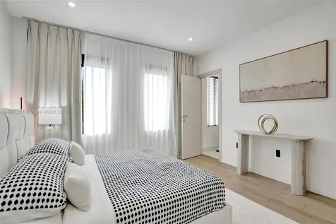 421 NW 17th Street Fort Lauderdale FL 33311