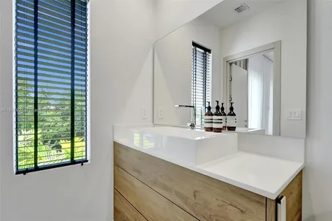 421 NW 17th Street Fort Lauderdale FL 33311