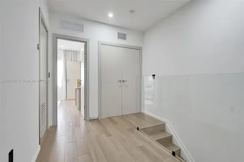 421 NW 17th Street Fort Lauderdale FL 33311