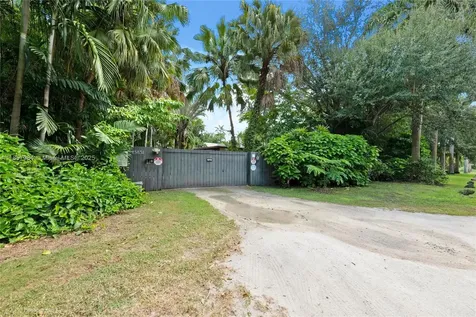 13831 SW 232nd Street Miami FL 33170