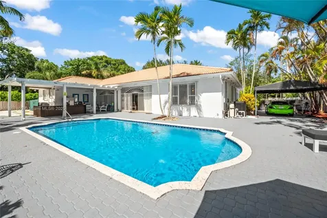 5750 SW 67th Avenue Miami FL 33143