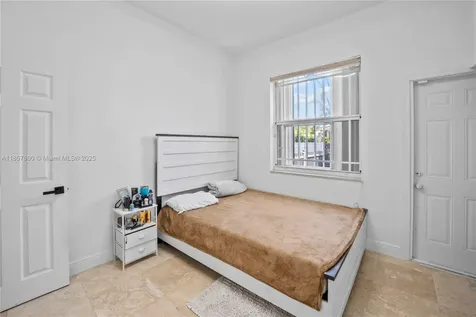 5750 SW 67th Avenue Miami FL 33143