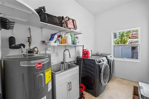 5750 SW 67th Avenue Miami FL 33143
