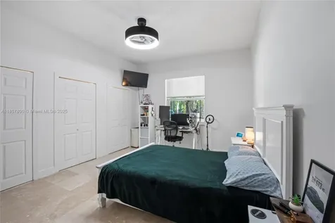 5750 SW 67th Avenue Miami FL 33143