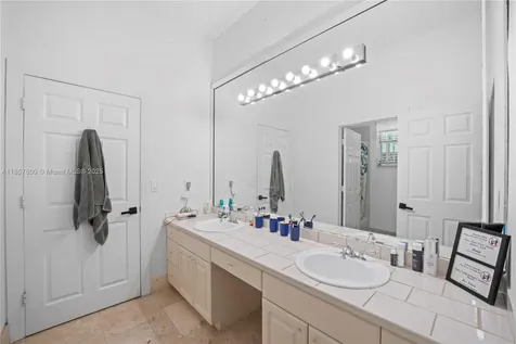 5750 SW 67th Avenue Miami FL 33143