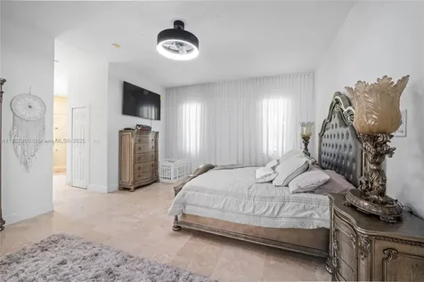 5750 SW 67th Avenue Miami FL 33143