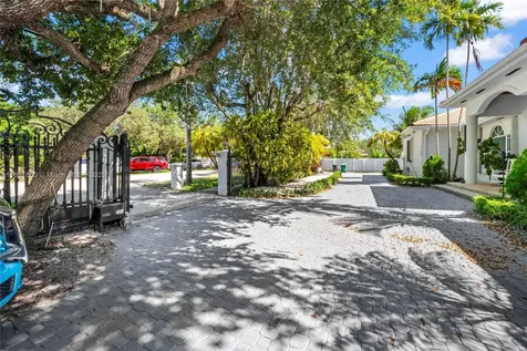 5750 SW 67th Avenue Miami FL 33143