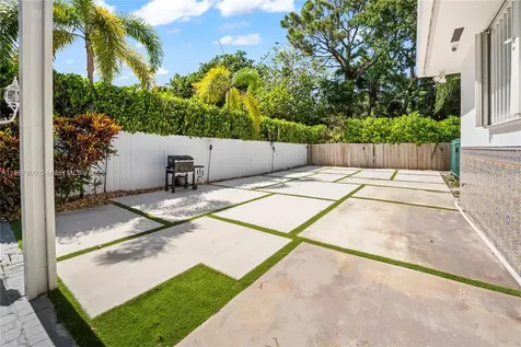 5750 SW 67th Avenue Miami FL 33143