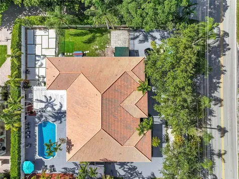 5750 SW 67th Avenue Miami FL 33143