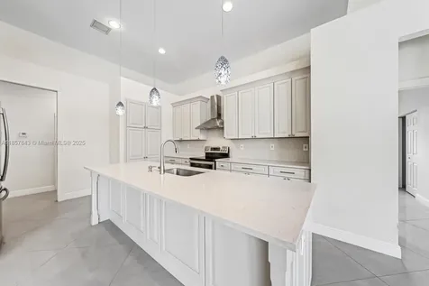3981 E Lake Estates Drive Davie FL 33328