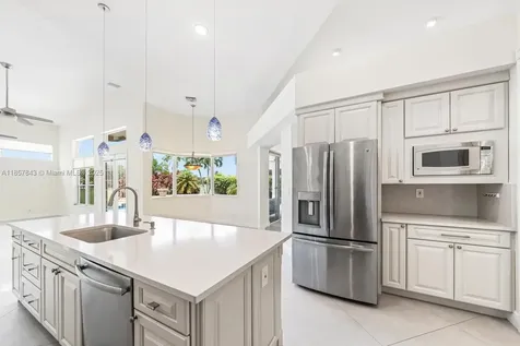 3981 E Lake Estates Drive Davie FL 33328