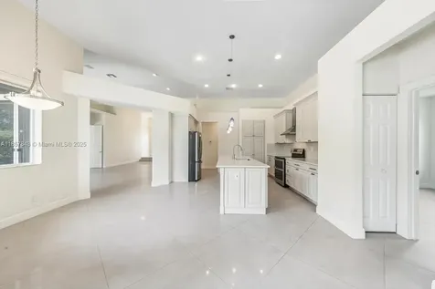 3981 E Lake Estates Drive Davie FL 33328