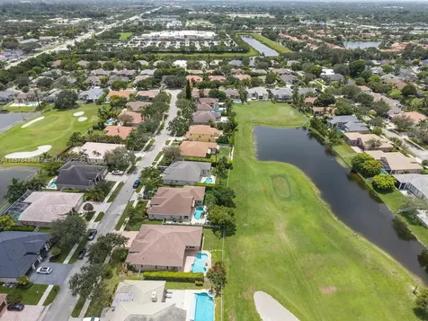 3981 E Lake Estates Drive Davie FL 33328