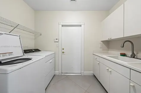 3981 E Lake Estates Drive Davie FL 33328