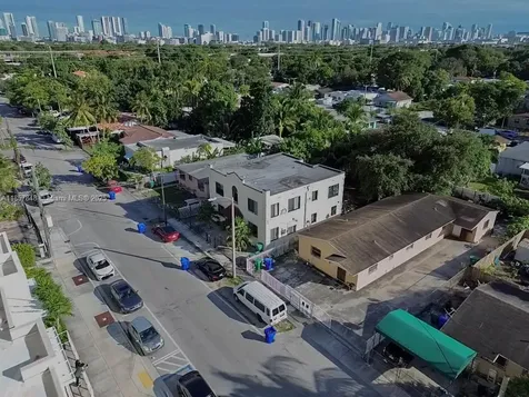 1376 NW 35th Street Miami FL 33142