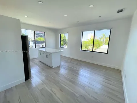 1376 NW 35th Street Miami FL 33142