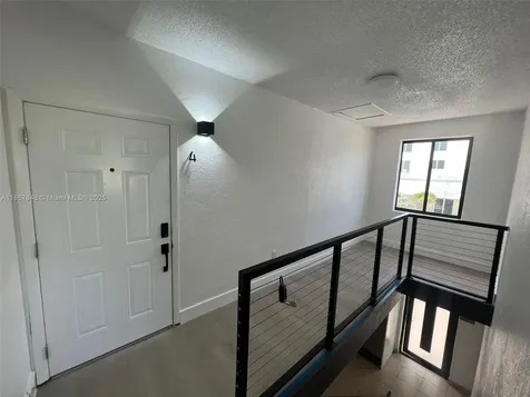 1376 NW 35th Street Miami FL 33142