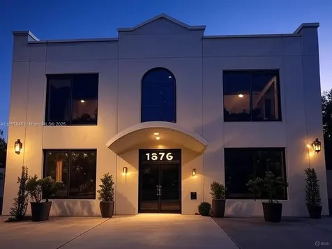 1376 NW 35th Street Miami FL 33142