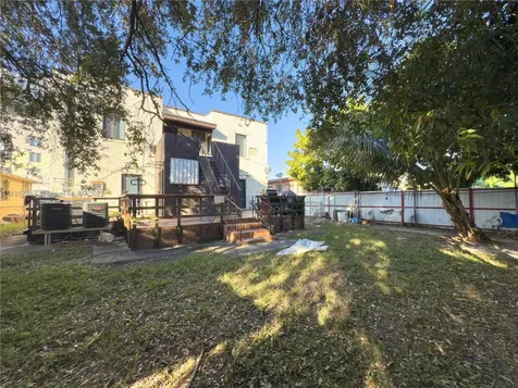 1376 NW 35th Street Miami FL 33142