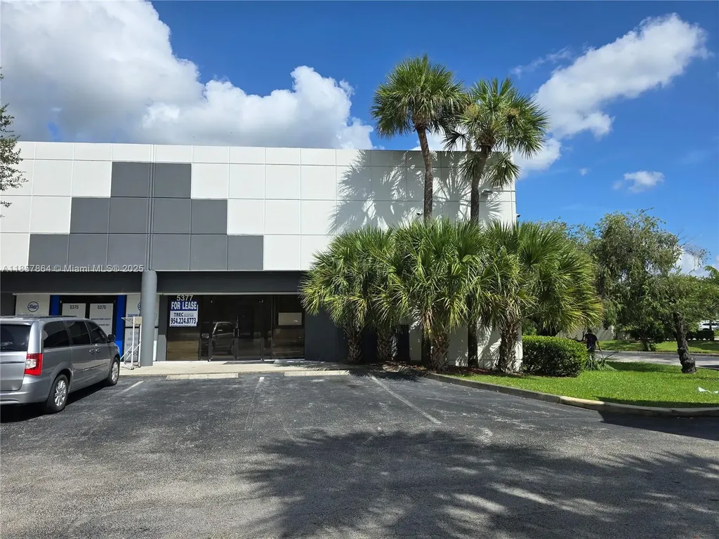 5377 N Hiatus Road Sunrise FL 33351