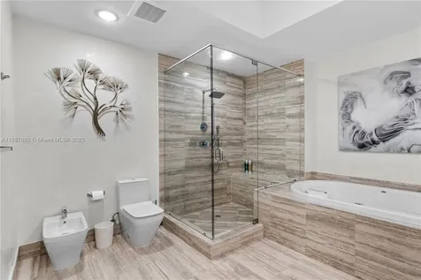 16001 Collins Avenue Sunny Isles Beach FL 33160