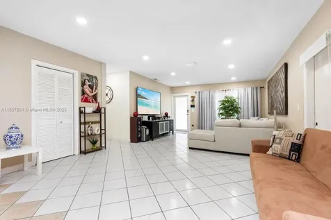 6285 W 6th Avenue Hialeah FL 33012