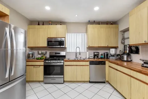 6285 W 6th Avenue Hialeah FL 33012