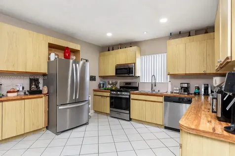 6285 W 6th Avenue Hialeah FL 33012