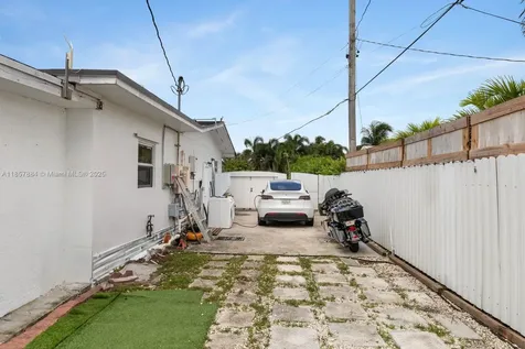 6285 W 6th Avenue Hialeah FL 33012