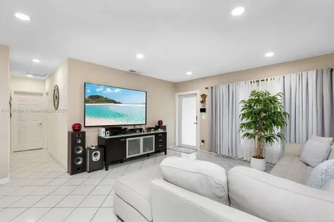 6285 W 6th Avenue Hialeah FL 33012