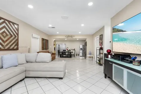 6285 W 6th Avenue Hialeah FL 33012
