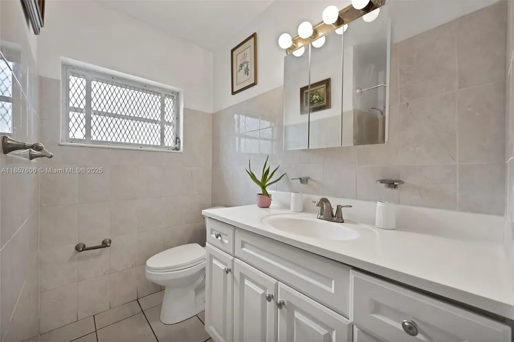 461 NW 17th Place Fort Lauderdale FL 33311