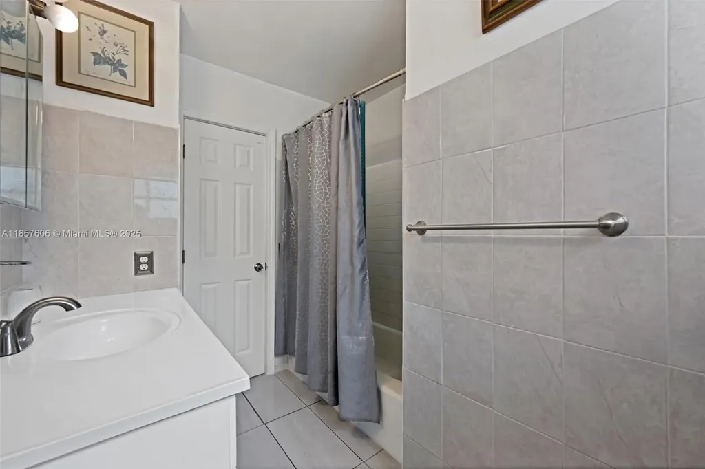 461 NW 17th Place Fort Lauderdale FL 33311