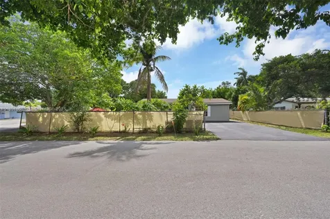 461 NW 17th Place Fort Lauderdale FL 33311