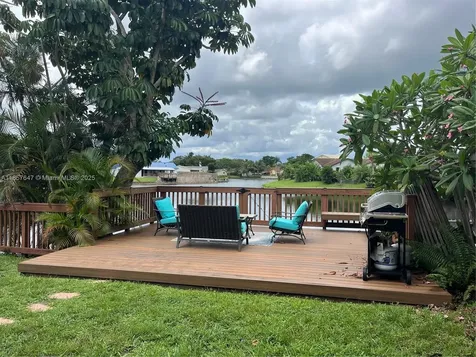 5217 SW 87th Avenue Cooper City FL 33328