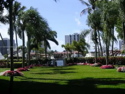 3600 Yacht Club Drive Aventura FL 33180