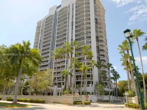 3600 Yacht Club Drive Aventura FL 33180