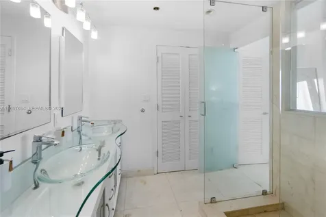 100 Lincoln Road Miami Beach FL 33139