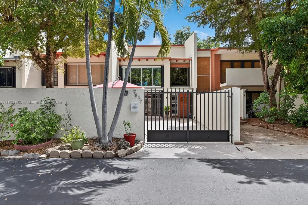 7877 SW 105th Place Miami FL 33173