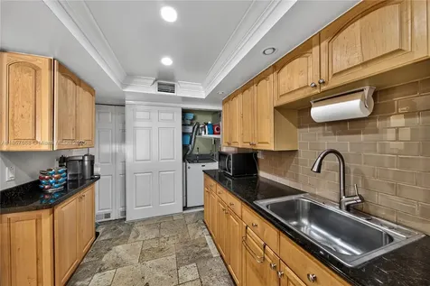 7877 SW 105th Place Miami FL 33173