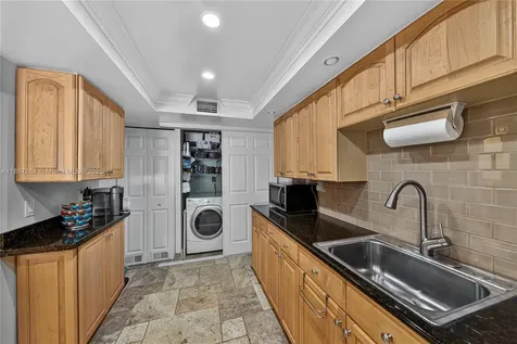 7877 SW 105th Place Miami FL 33173