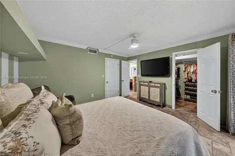 7877 SW 105th Place Miami FL 33173
