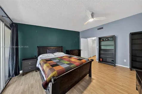 7877 SW 105th Place Miami FL 33173