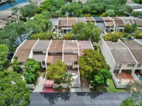 7877 SW 105th Place Miami FL 33173